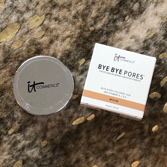 IT Cosmetics Bye Bye Pores Tinted Powder in Medium - Picture 8 of 8